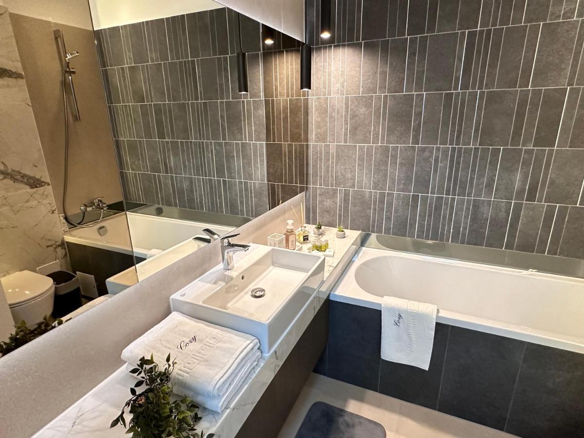 Urban Luxury Flats - Cozy Apartments At Coresi Mall #Brasov Bagian luar foto
